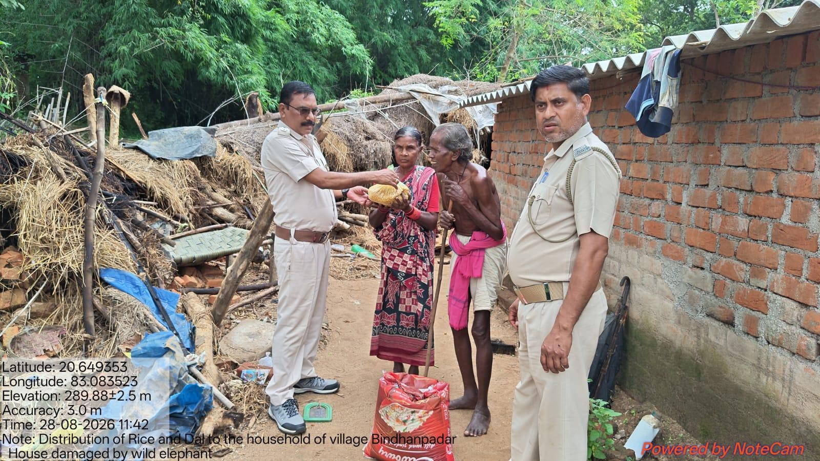 ବିନ୍ଧନପଦର ଗାଁରେ ହାତୀ ଉପଦ୍ରବ ପ୍ରସଙ୍ଗ   , ଗାଁକୁ ପହଞ୍ଚି କ୍ଷୟକ୍ଷତିର ଆକଳନ କଲା ବନ ବିଭାଗ